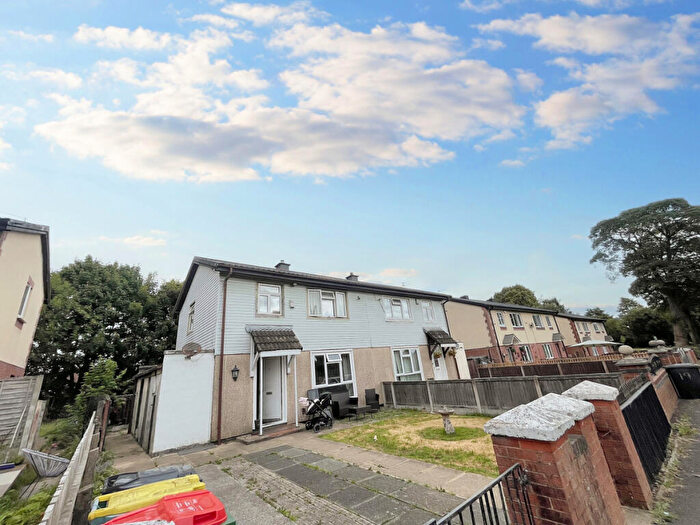3 Bedroom Semi-Detached House For Sale In Mitton Drive Preston, PR2