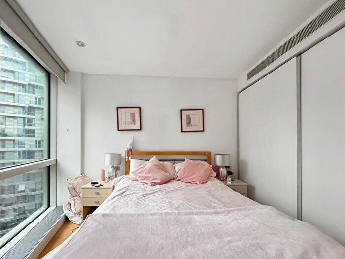 1 Bedroom Apartment For Sale In Fairmont Avenue, London, E14