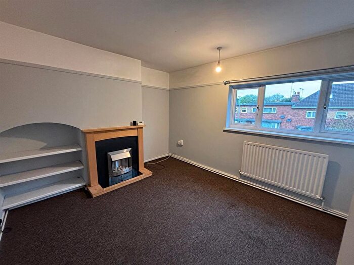 2 Bedroom Flat To Rent In Manor Rise, Stone, ST15