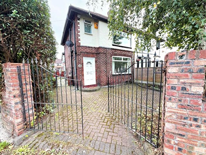 3 Bedroom Semi Detached House To Rent In Manchester Road, Audenshaw, Manchester, M34