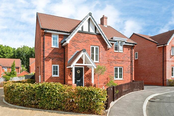 4 Bedroom Detached House For Sale In Chiltern Crescent, Fair Oak, Eastleigh, SO50