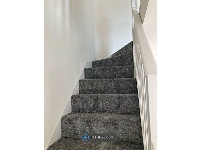 2 Bedroom End Of Terrace House To Rent In Cheltenham, Cheltenham, GL51