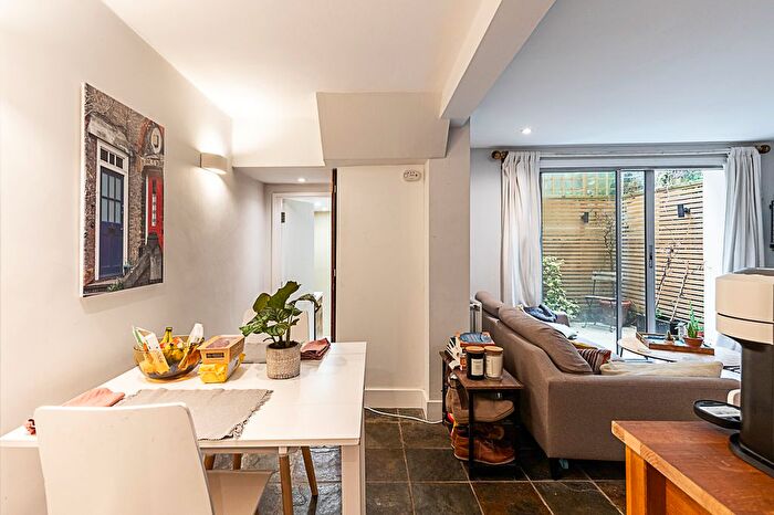 1 Bedroom Flat To Rent In Carmel Court, Holland Street, London, W8