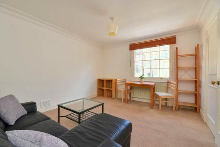 1 Bedroom Flat To Rent In Gloucester Terrace, Bayswater, London W2
