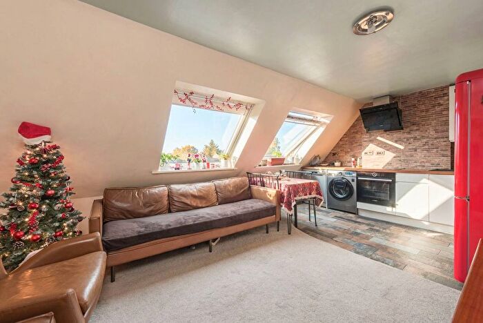 1 Bedroom Flat For Sale In West End Lane, West Hampstead, London, NW6