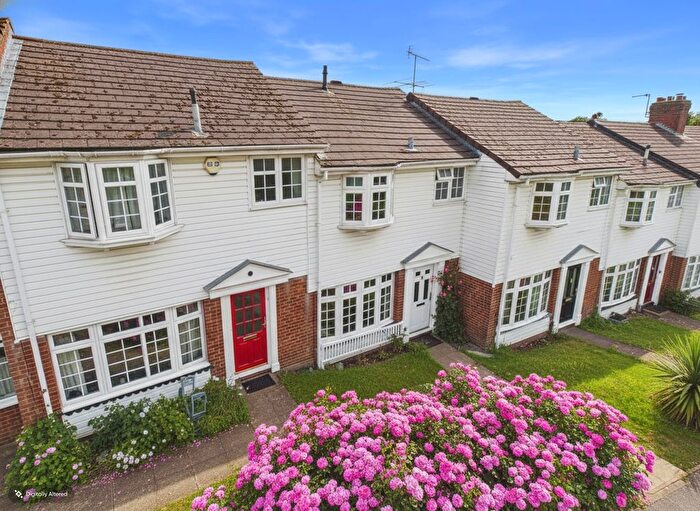 3 Bedroom Terraced House For Sale In Brill Close, Marlow, Buckinghamshire, SL7