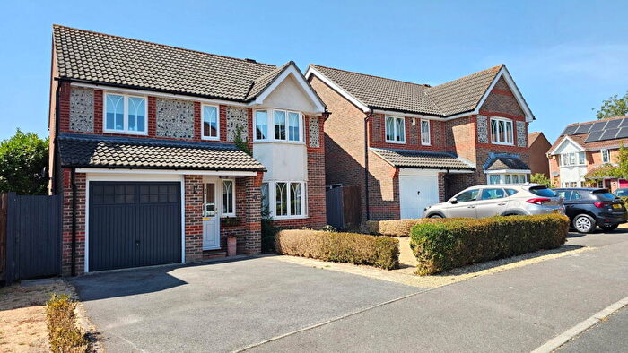 4 Bedroom Detached House For Sale In Almond Drive, Thatcham, RG18