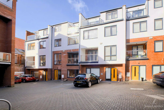 4 Bedroom Town House To Rent In Elizabeth Place, Tenby Street North, Jewellery Quarter, B1