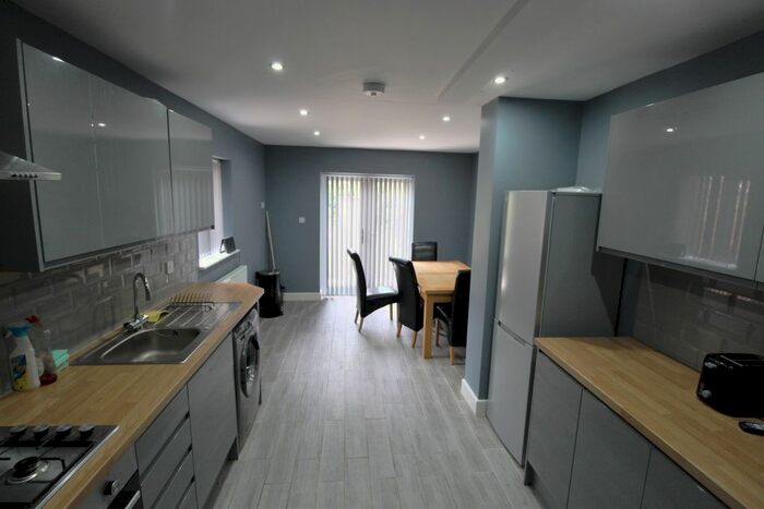 5 Bedroom Semi-Detached House To Rent In Mayors Croft, Coventry, CV4