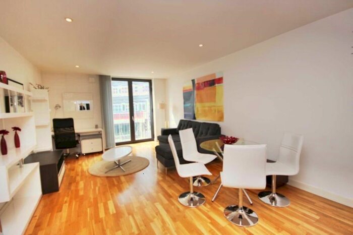 1 Bedroom Flat To Rent In Piccadilly Place, Manchester, M1