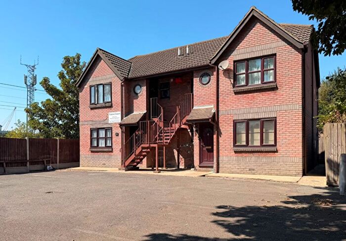 1 Bedroom Flat For Sale In Narin Court, Dock Road, Tilbury, Essex, RM18