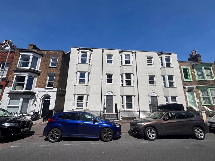 2 Bedroom Flat To Rent In Addington Road, Margate, CT9