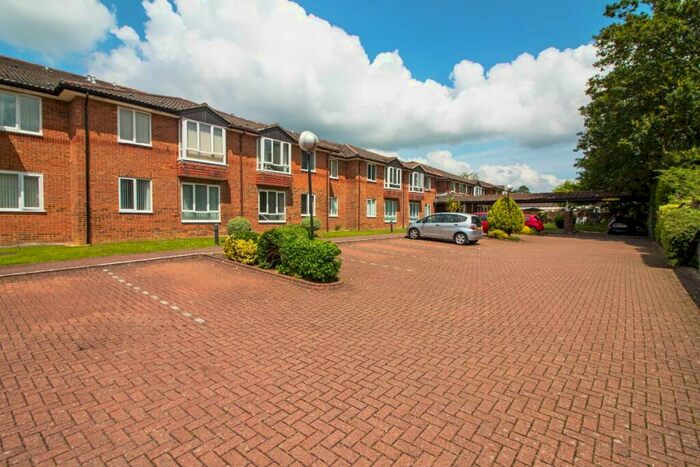 2 Bedroom Flat For Sale In Dene Court, Holman Close, Waterlooville, PO8