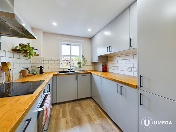 2 Bedroom Flat To Rent In North Werber Place, Inverleith, Edinburgh, EH4