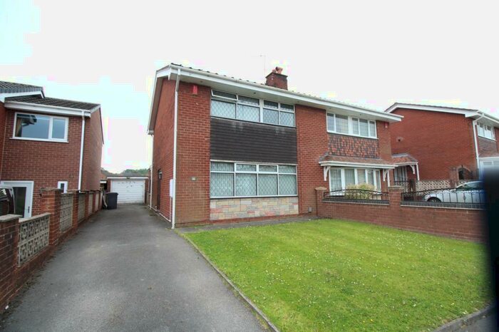 3 Bedroom Semi-Detached House To Rent In Hollington Drive, Wedgewood Farm, Stoke-on-Trent, Staffordshire, ST6