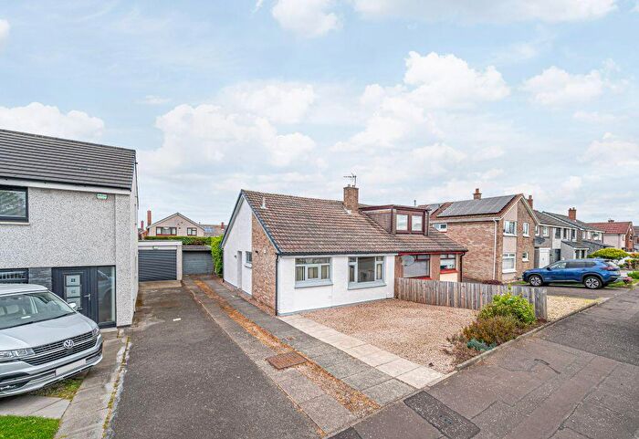 2 Bedroom Semi-Detached Bungalow For Sale In Masterton Road, Dunfermline, KY11