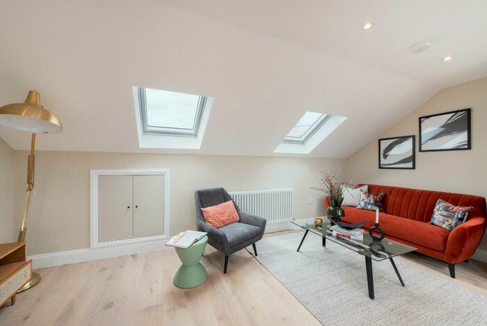 2 Bedroom Flat For Sale In Lindley Road, London, E10