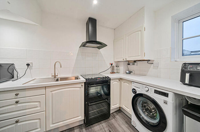 1 Bedroom House For Sale In Raven Square, Alton, Hampshire, GU34