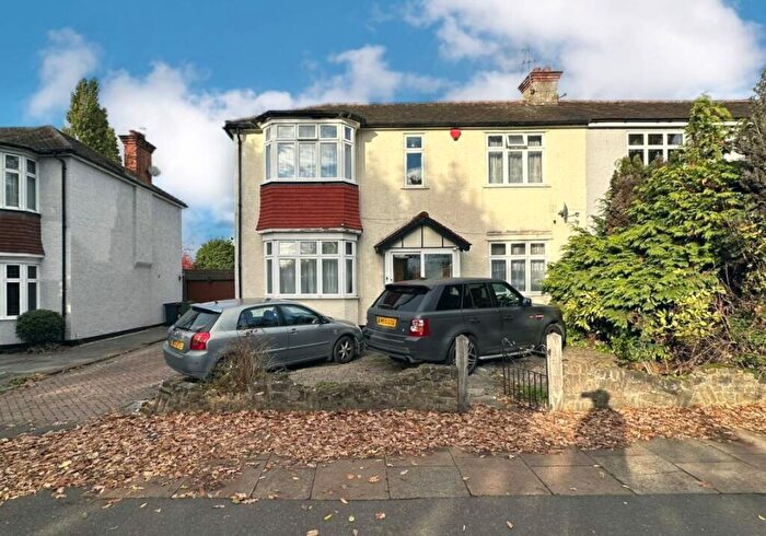 3 Bedroom Semi-Detached House For Sale In Farnaby Road, Bromley, Kent, BR1