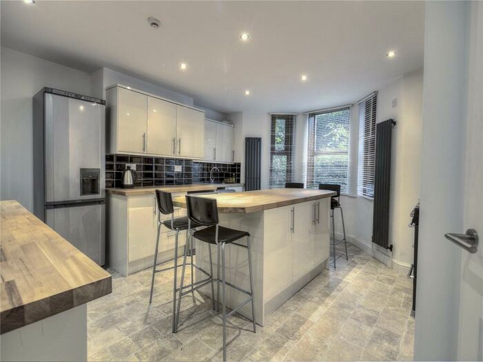 5 Bedroom End Of Terrace House To Rent In Somerset Road, Huddersfield, HD5