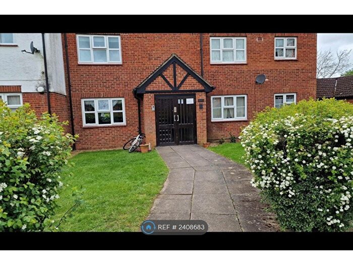 1 Bedroom Flat To Rent In Redwood Close, Watford, WD19