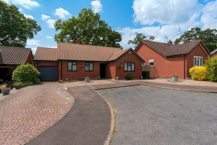 3 Bedroom Detached Bungalow For Sale In Sidell Close, Cringleford, Norwich, NR4
