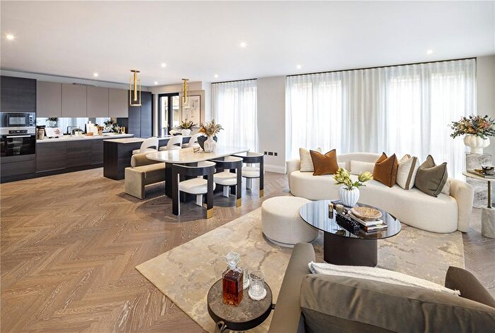 2 Bedroom Flat For Sale In Marylebone Mansions, Marylebone, W1H