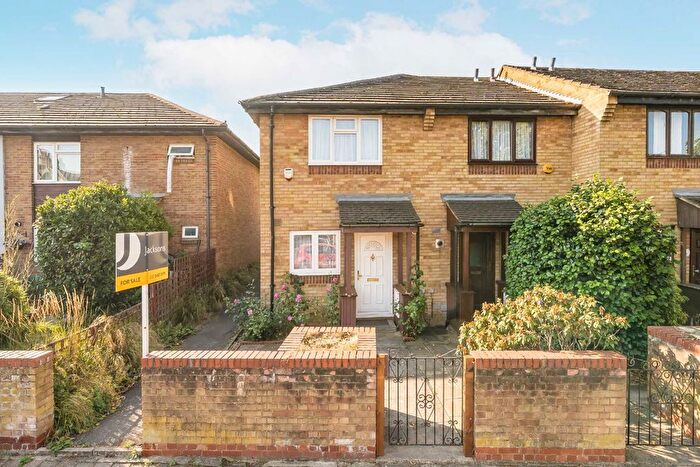 2 Bedroom Terraced House For Sale In Church Lane, London, SW17