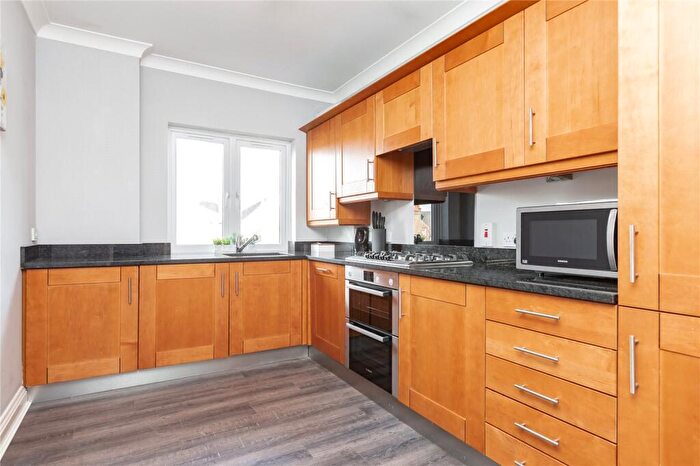 2 Bedroom Apartment To Rent In Hodge Court, Broomfield Road, Chelmsford, Essex, CM1