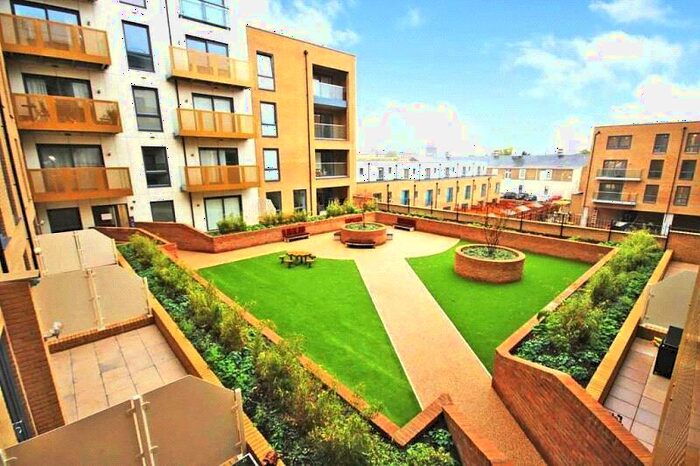 2 Bedroom Apartment To Rent In Watson Heights, Chelmsford, Essex, CM1