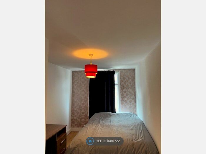 4 Bedroom Maisonette To Rent In Vauxhall Bridge Road, London, SW1V