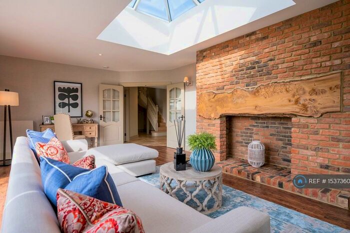 4 Bedroom Detached House To Rent In Stanlake Park, Twyford, Reading, RG10