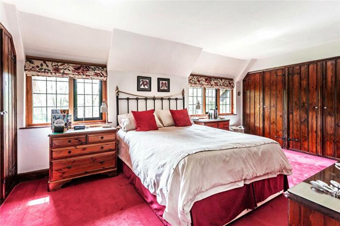 4 Bedroom Detached House For Sale In Guildford Road, Clemsfold, Horsham, West Sussex, RH12