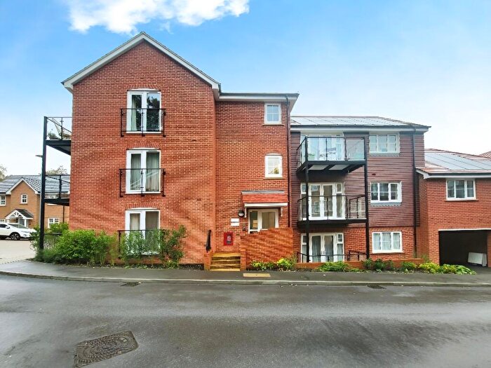 1 Bedroom Flat To Rent In Pond House, Godalming, GU7