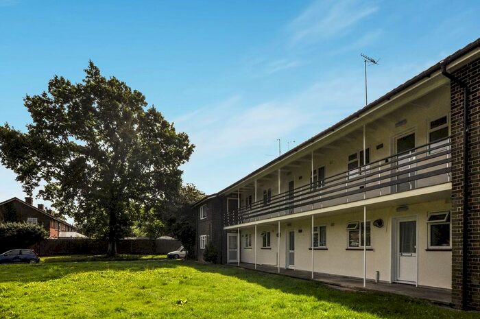 1 Bedroom Maisonette To Rent In Oak Way, Crawley, RH10