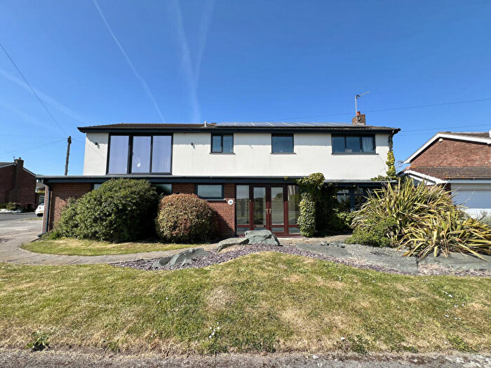 4 Bedroom Detached House For Sale In Rossall Lane, Rossall, FY7