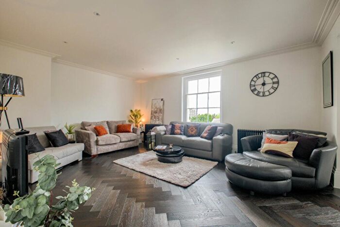 1 Bedroom Apartment To Rent In Clarendon Rise . Beauchamp Hill Spa, CV32