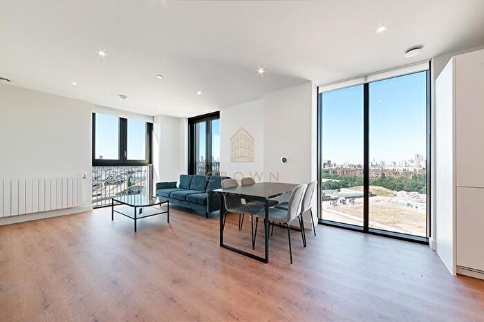 2 Bedroom Flat To Rent In Menara Point, Twelvetrees Park, E16