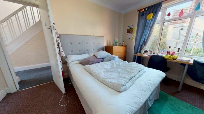 4 Bedroom Semi-Detached House To Rent In Ash Road, Headingley, Leeds, LS6