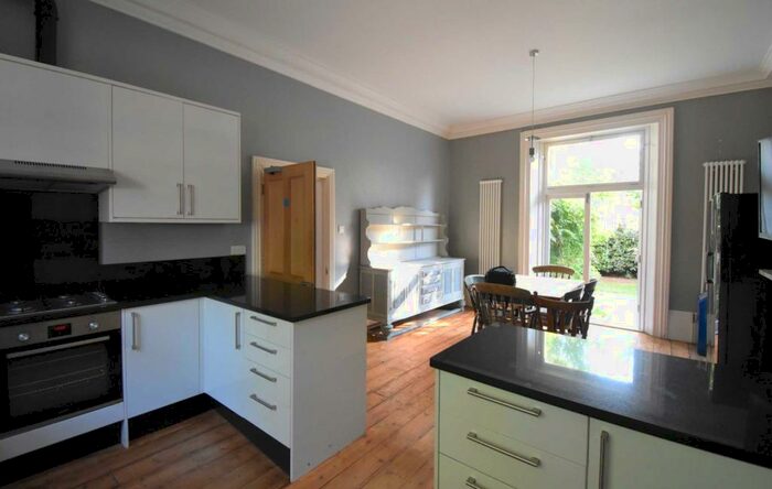 6 Bedroom Detached House To Rent In Kendrick Road, Reading, RG1