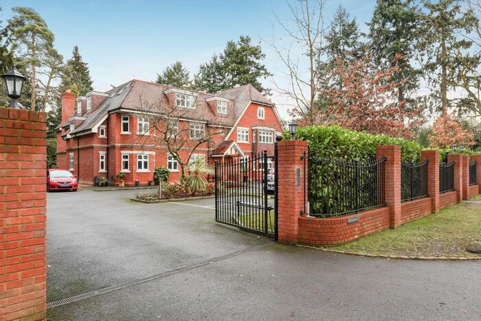 2 Bedroom Flat To Rent In Knightsbridge Road, Camberley, GU15