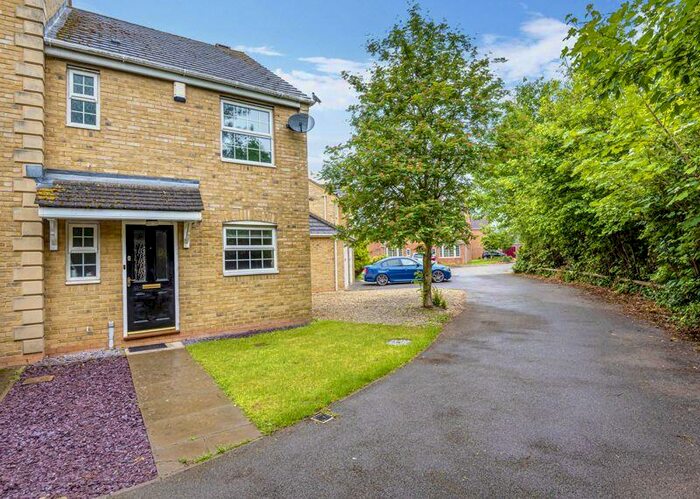 3 Bedroom End Of Terrace House To Rent In Stonecrop Leyes, Bicester, OX26