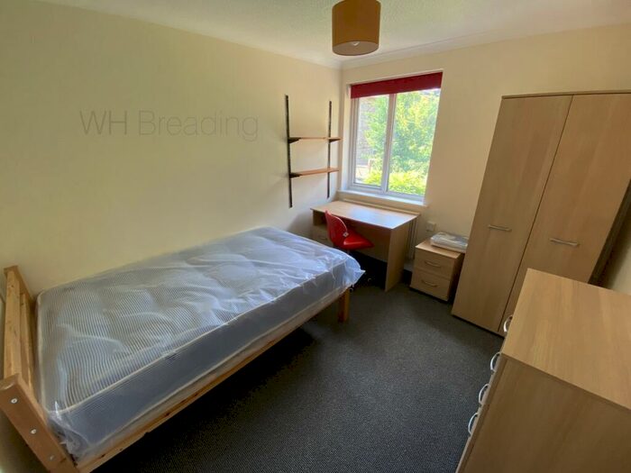 4 Bedroom Semi-Detached House To Rent In Headcorn Drive, Canterbury, CT2