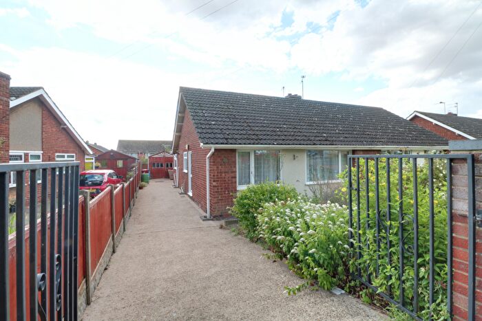 2 Bedroom Bungalow For Sale In Sherburn Crescent, Scunthorpe, Lincolnshire, DN15