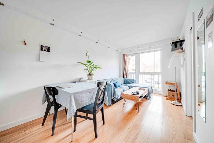 Apartment For Sale In London, NW3