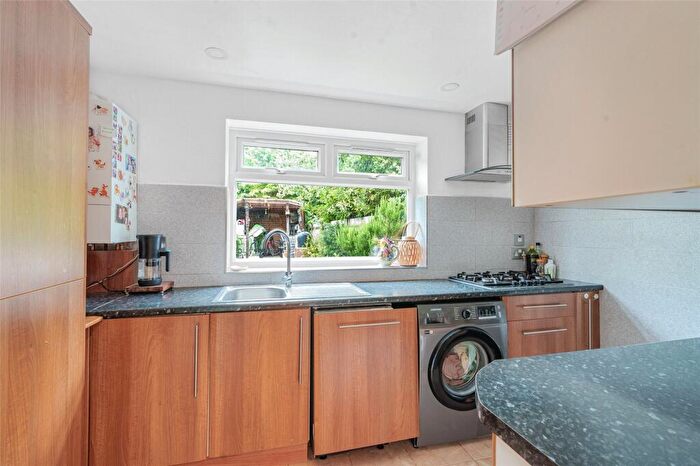 2 Bedroom Apartment For Sale In Spencer Road, Harrow, HA3