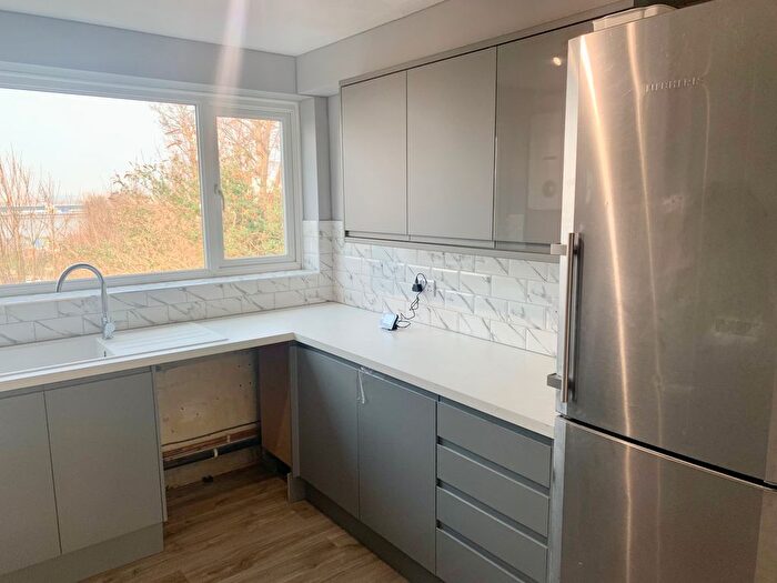 3 Bedroom Maisonette To Rent In Chestnut Close, Northfleet, Gravesend, Kent, DA11