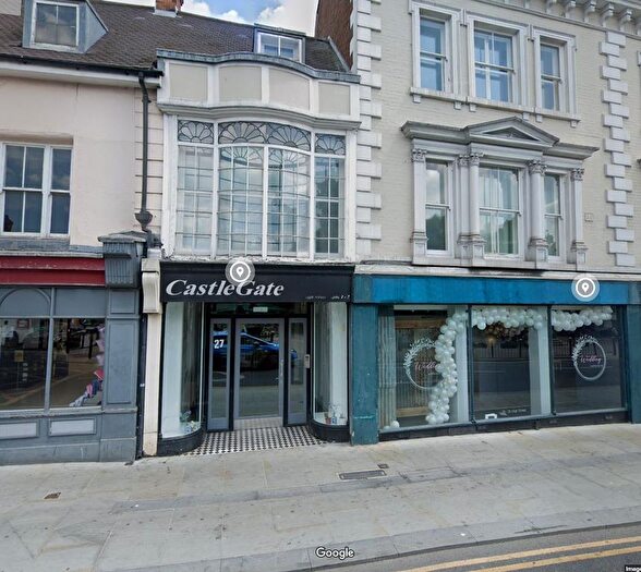 2 Bedroom Flat To Rent In High Street, Bedford, MK40