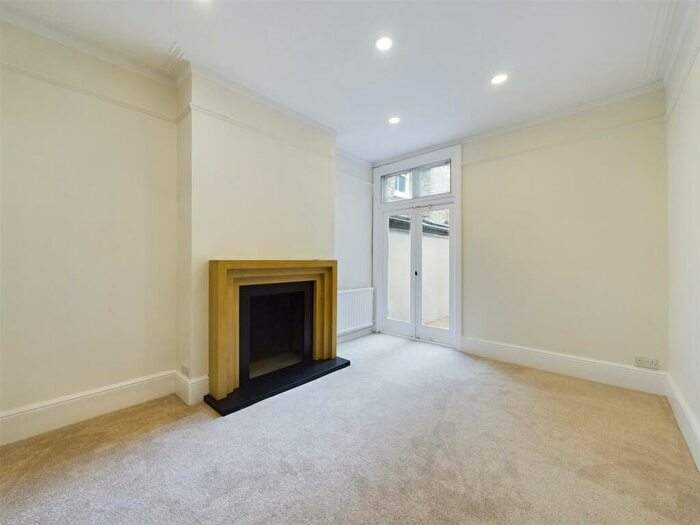 5 Bedroom House To Rent In Palewell Park, London, SW14
