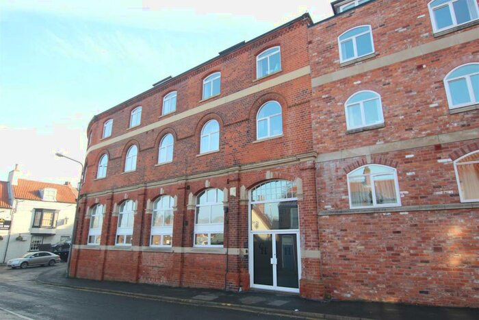 2 Bedroom Flat To Rent In Copperfield House, Brigg Road, Barton Upon Humber, DN18